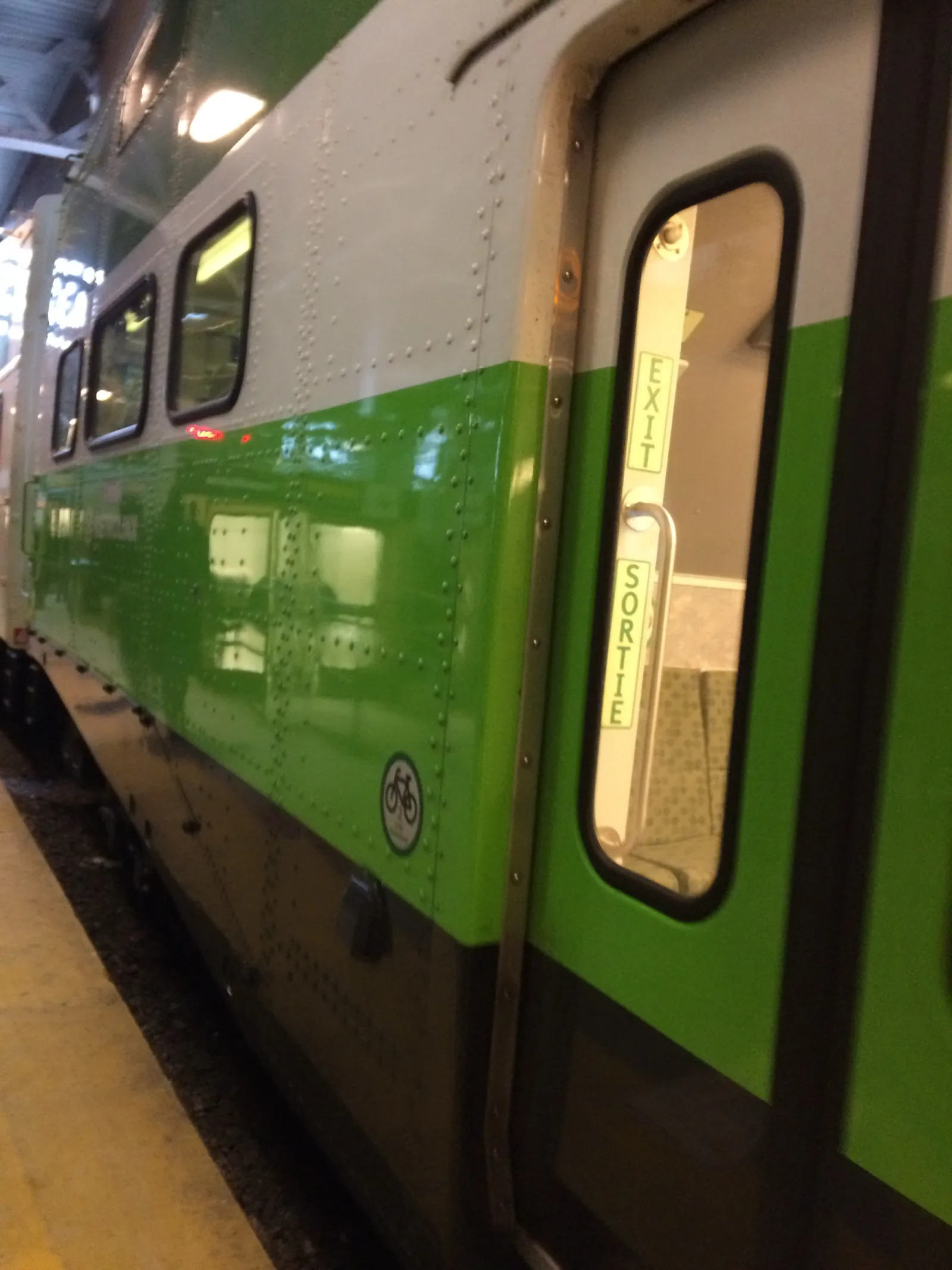 由 Toronto Union Station 坐 GO Train