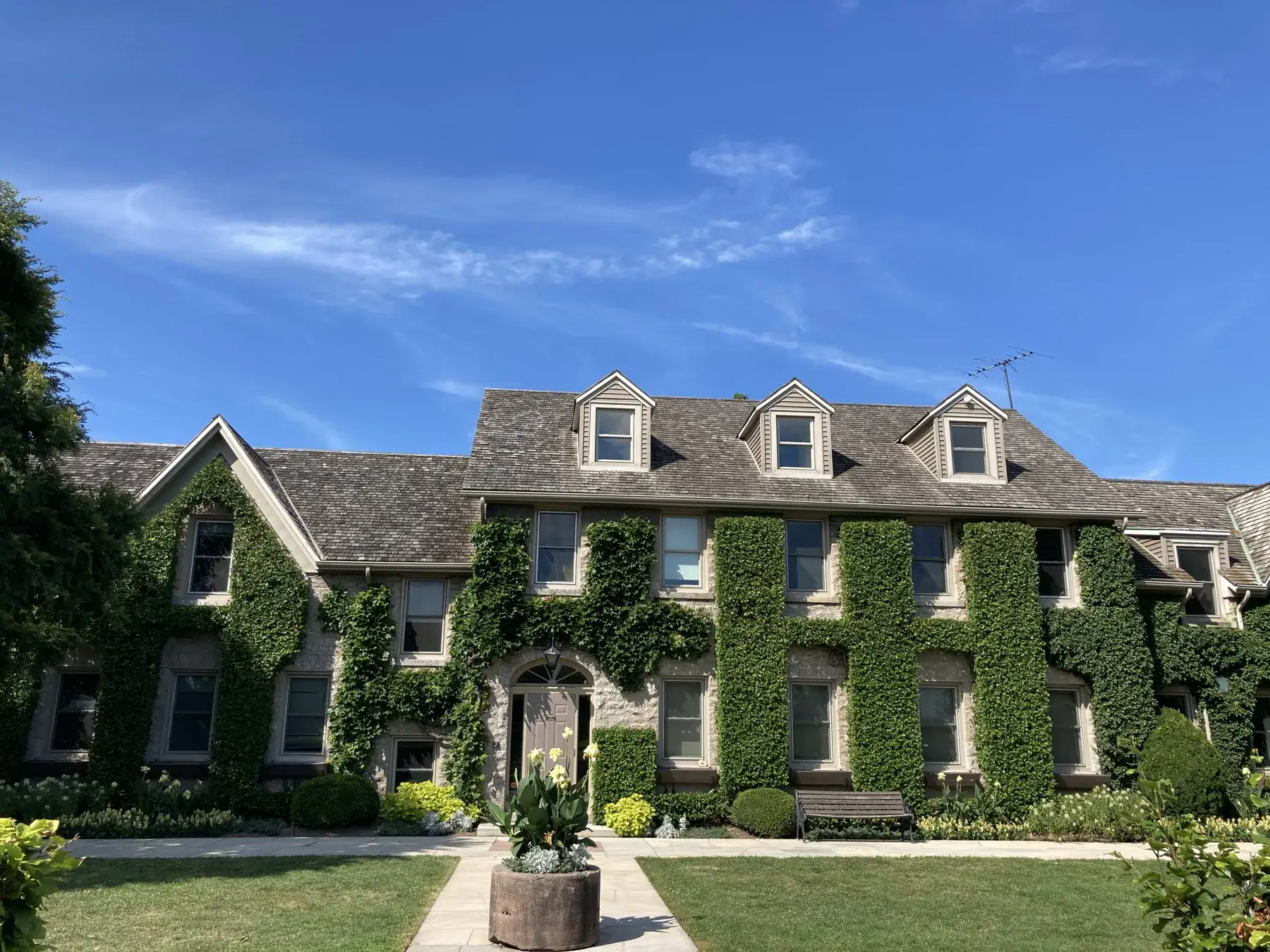 Botanical Gardens building in Niagara Falls Ontario