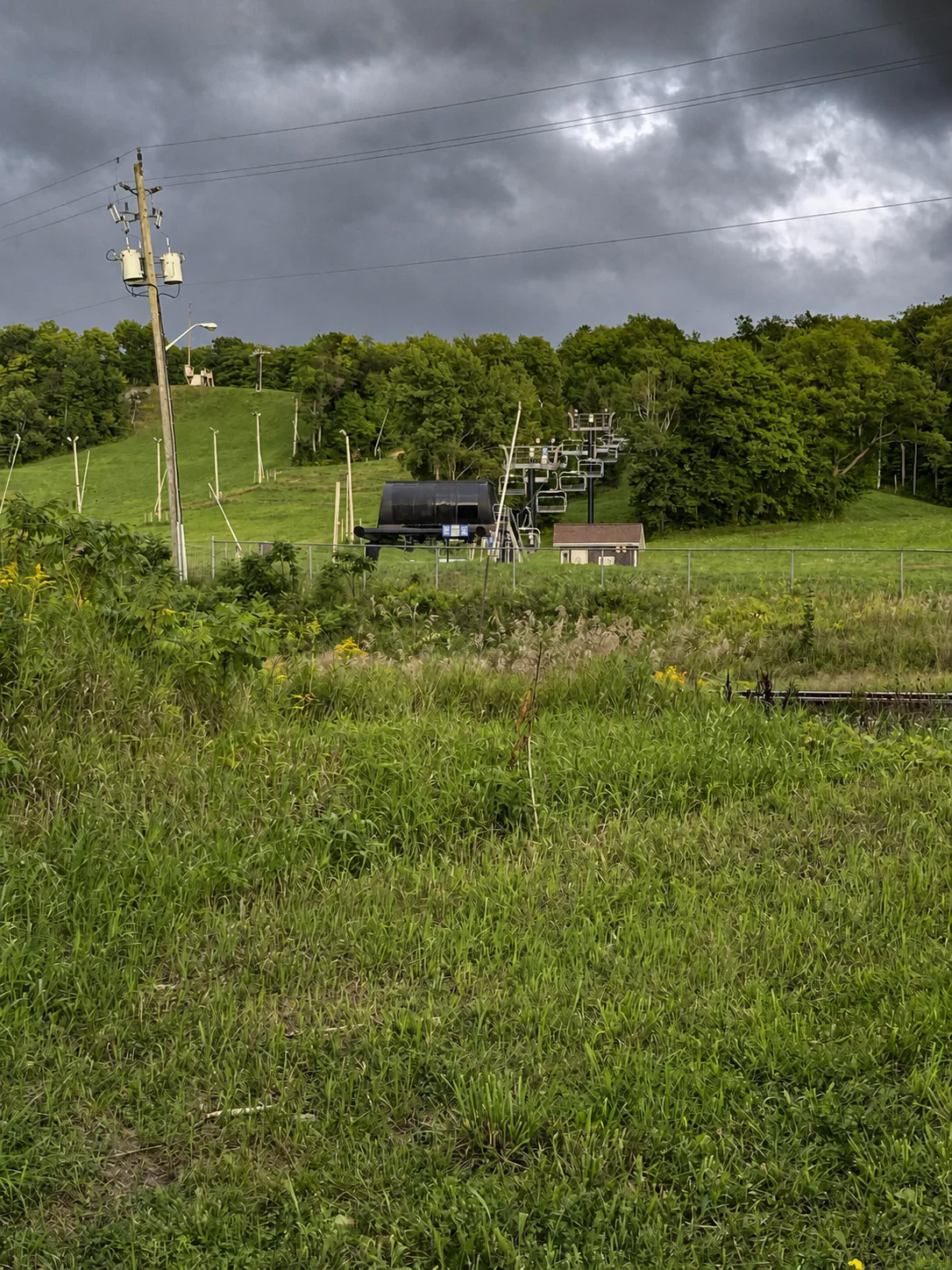 Glen Eden chairlift and green ski runs at Kelso Conservation Area in summer
