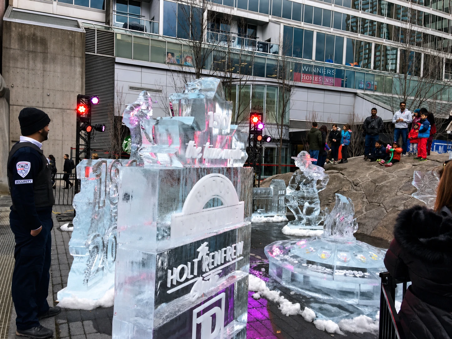 Yorkville Toronto Guide: Bloor Street, TTC & IceFest Photos