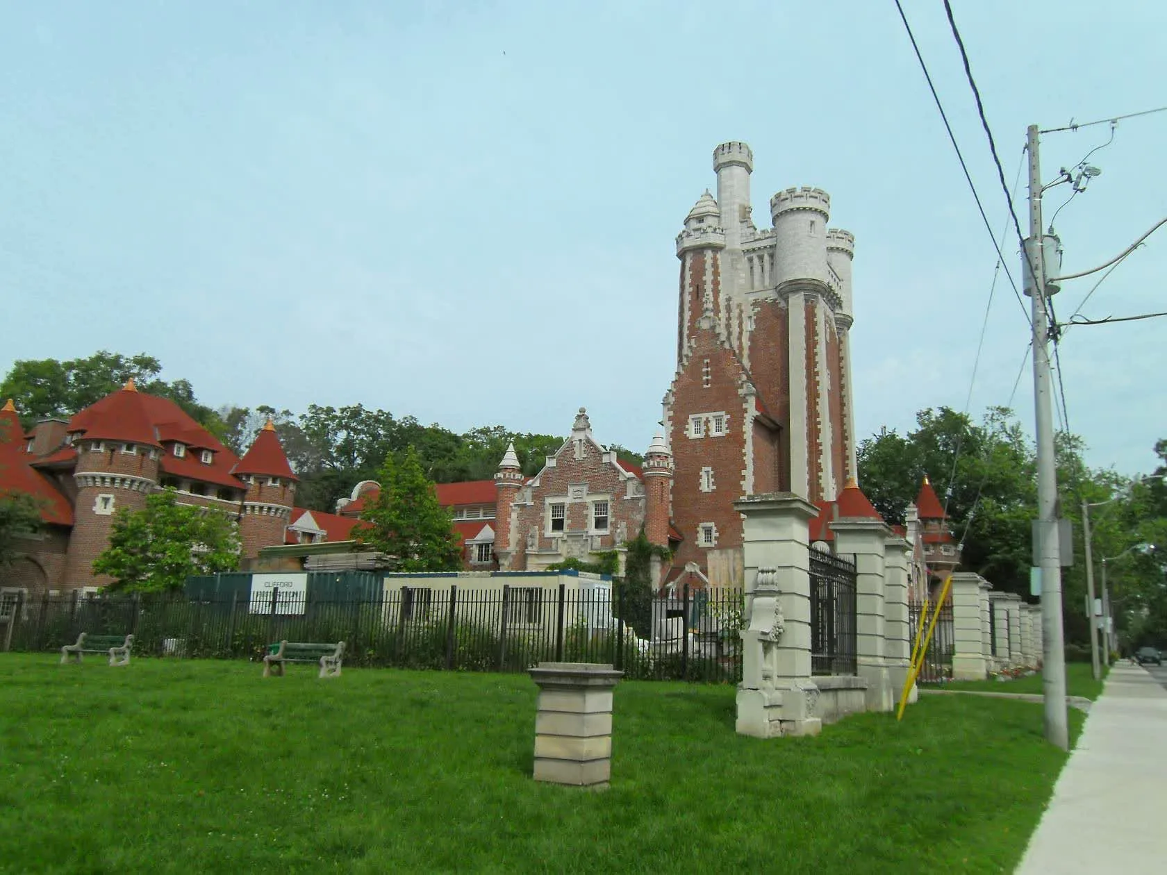 Casa Loma Toronto: Castle, Gardens, Museum and TTC Guide